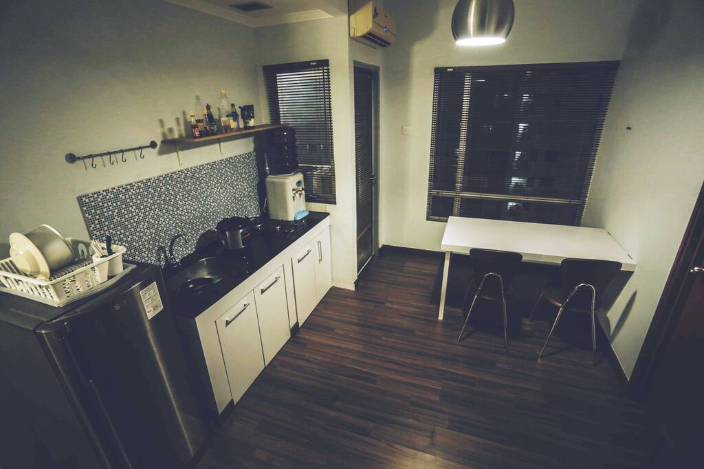 Kitchen & dining room