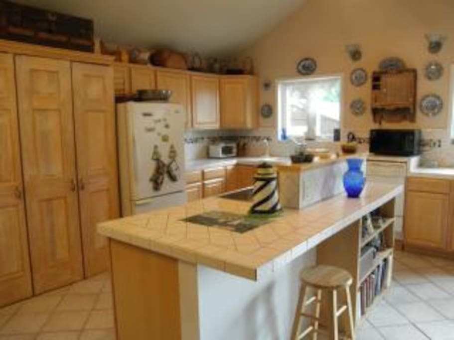Kitchen - completely furnished for every cooking or baking need
