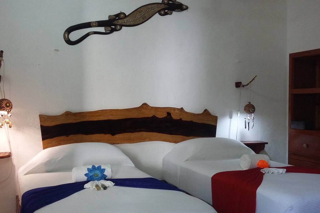 Standard room n. 7 with 2 individual beds
