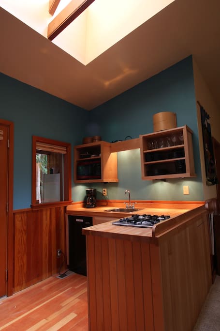 Full kitchen