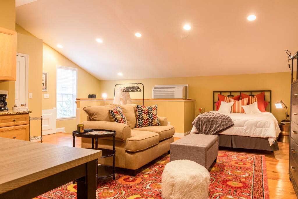Spacious & private with tall ceilings