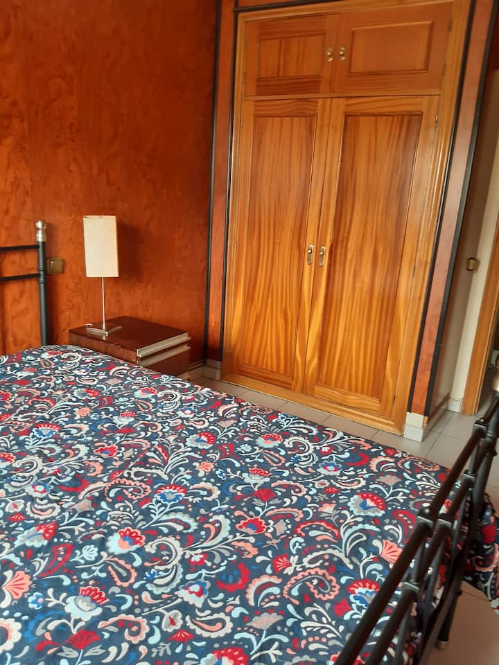 Ოთახი მადრიდში — სურათი 1