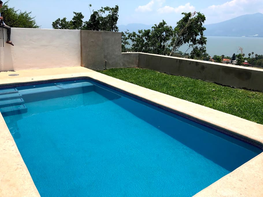 Alberca privada con vista al lago | Private pool with lake view