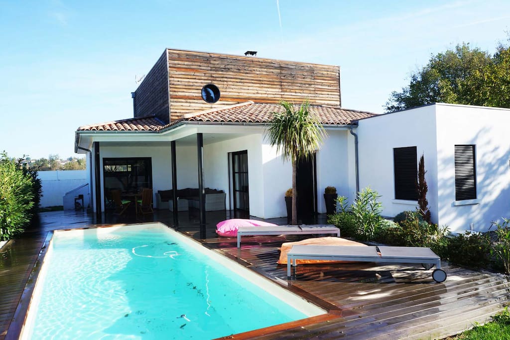  Villa  d architecte avec piscine et terrasse Maisons  