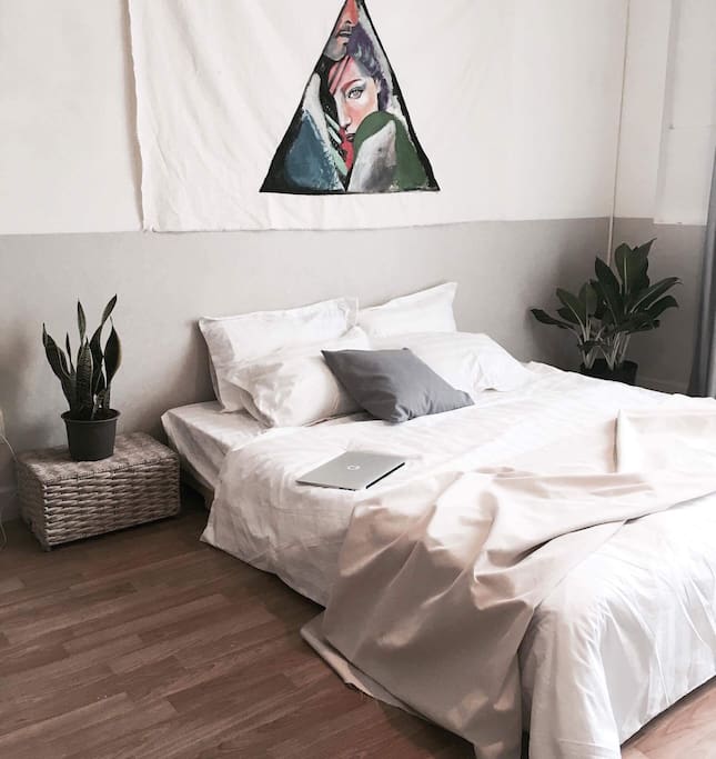 King size bed
