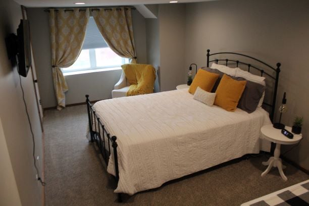 Queen Bedroom with 32" LED Television