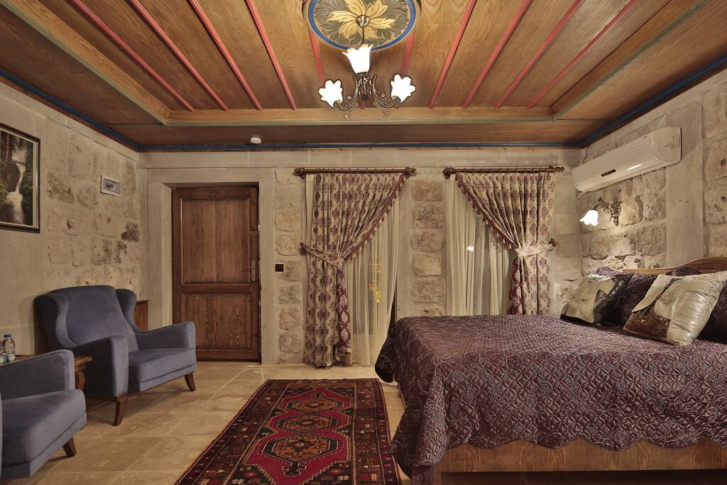 RM#418 Guzide Cave Hotel