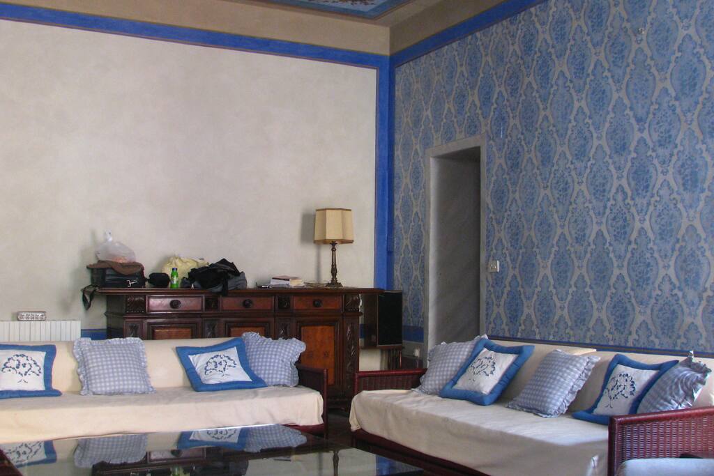 Salone con divani letto