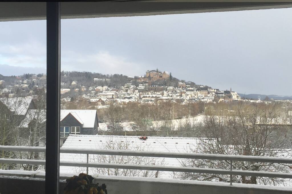 Der Ausblick aus dem Wohnzimmer im Winter/ view from the living room