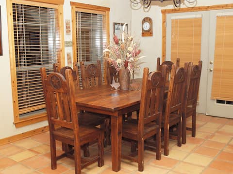 Successful Airbnb property: Hill Country Getaway with an Amazing View in Texas Hill Country