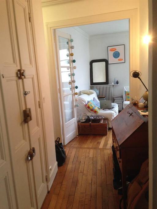 Salon vu du couloir