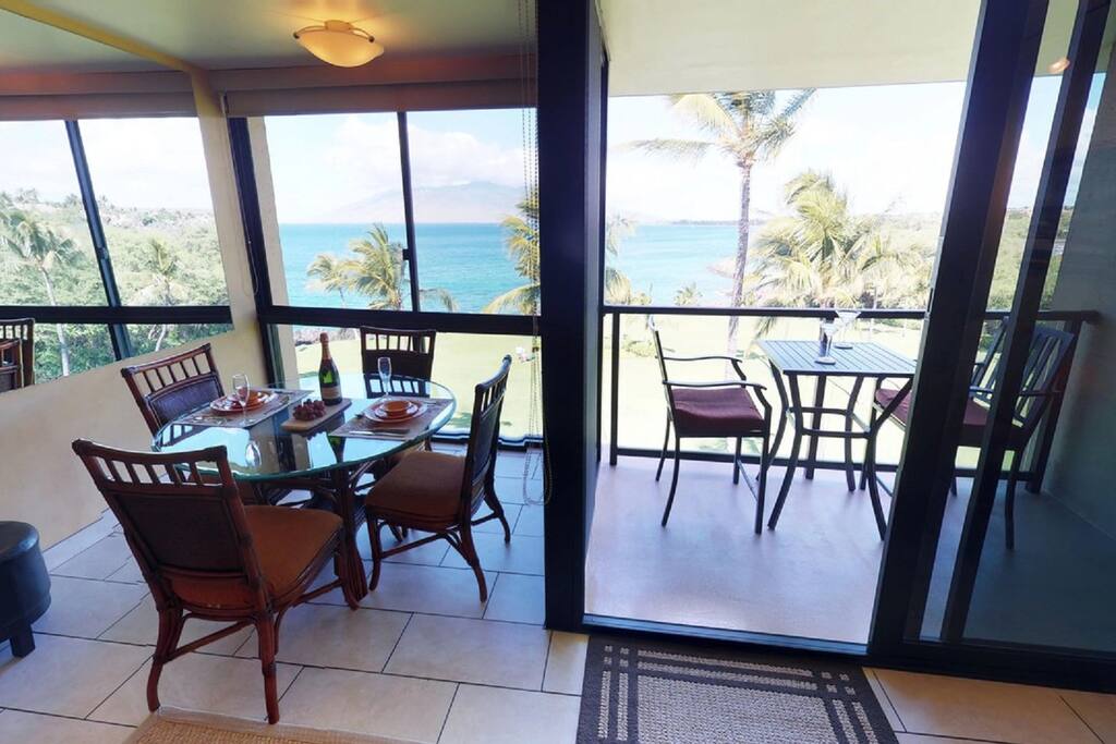 Dining and Lanai (balcony)