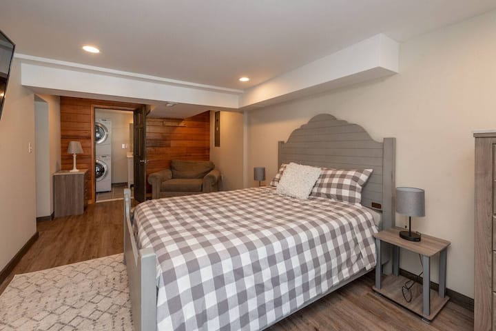 位于底楼的标准双人床套房 