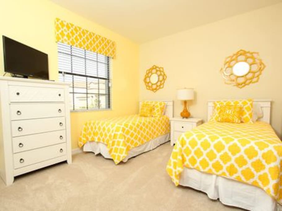 2 Twin Beds