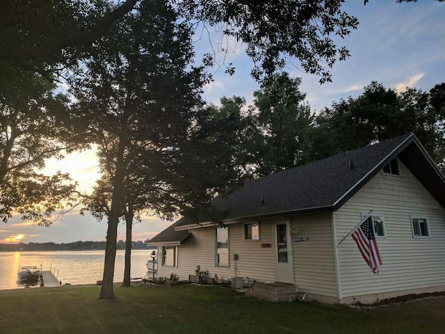 Hampton's style beach house, good for all seasons!