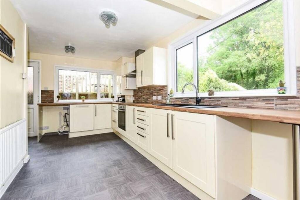 New Kitchen (Cooker / Hob / Microwave / Washing Machine, Dryer)