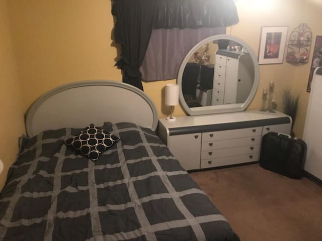 Convienient location ASU, mill, marketplace & rail