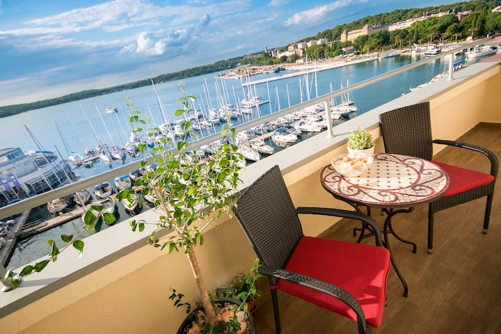 SPLENDIDO APPARTAMENTO CON VISTA SUL MARE POLA - Appartamenti in affitto a  Pula, Istarska županija, Croazia - Airbnb