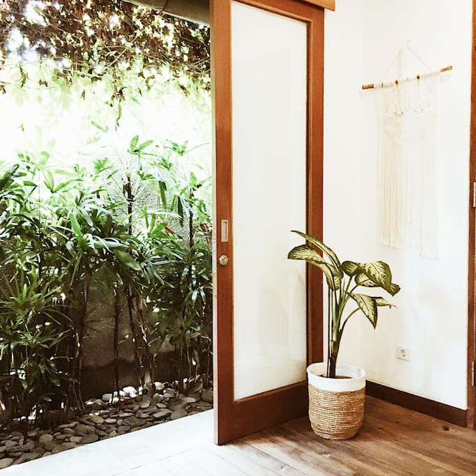 Room 1 private little lush garden