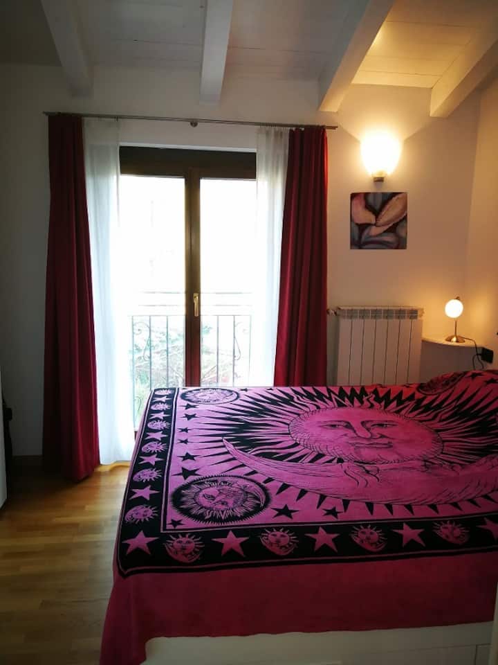 ცალკე საწოლი ოთახი ორადგილიანი საწოლით - კამერა da leto matrimoniale