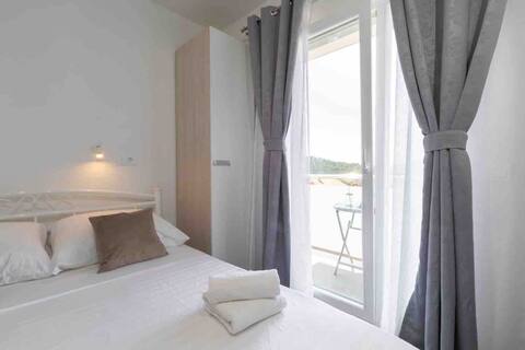 Top Airbnb: MALOA One bedroom white in Općina Smokvica