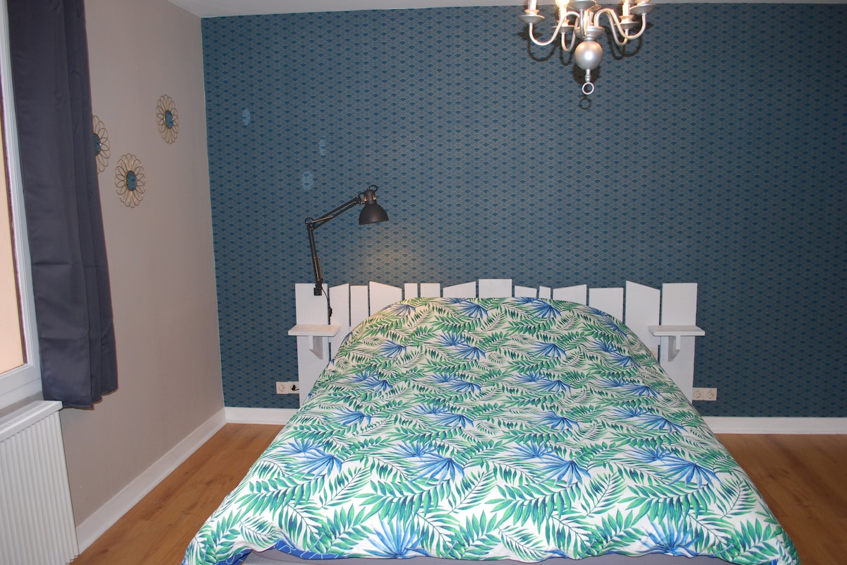 מיטת חדר שינה (160 ס"מ)