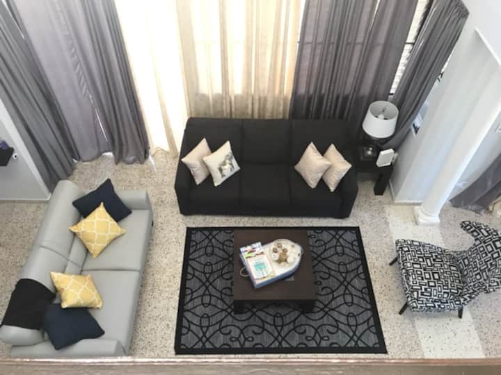 Sebule: Mwonekano kutoka Ghorofa ya 2