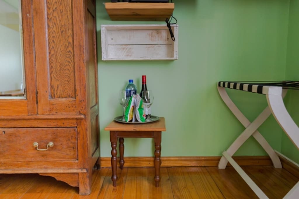 Small amenities in the bedroom