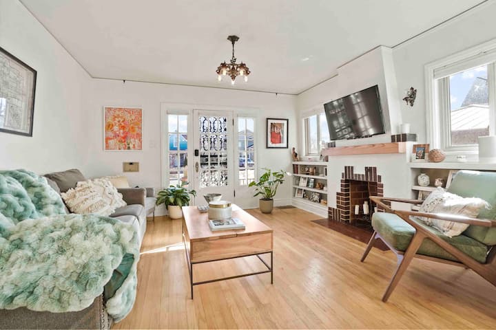 Charming City Park Bungalow - Denver, CO