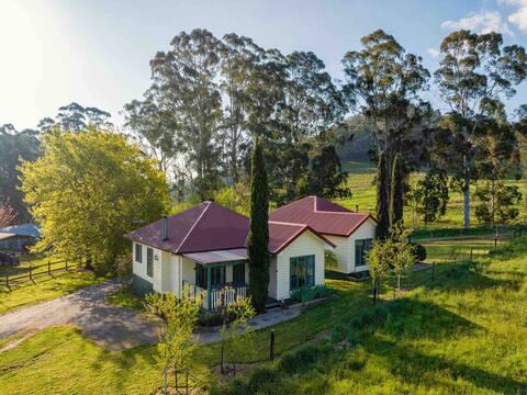 Daisy Cottage Maryton Park cozy family cottage
