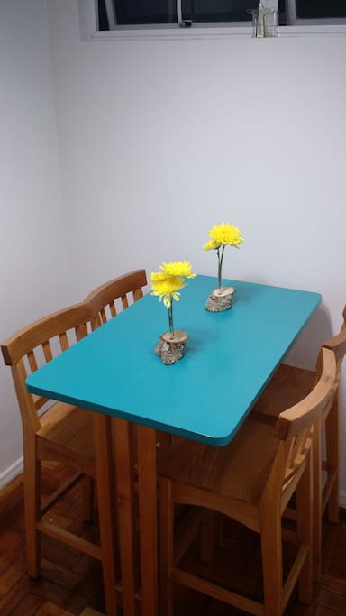 Table to make a meal or work