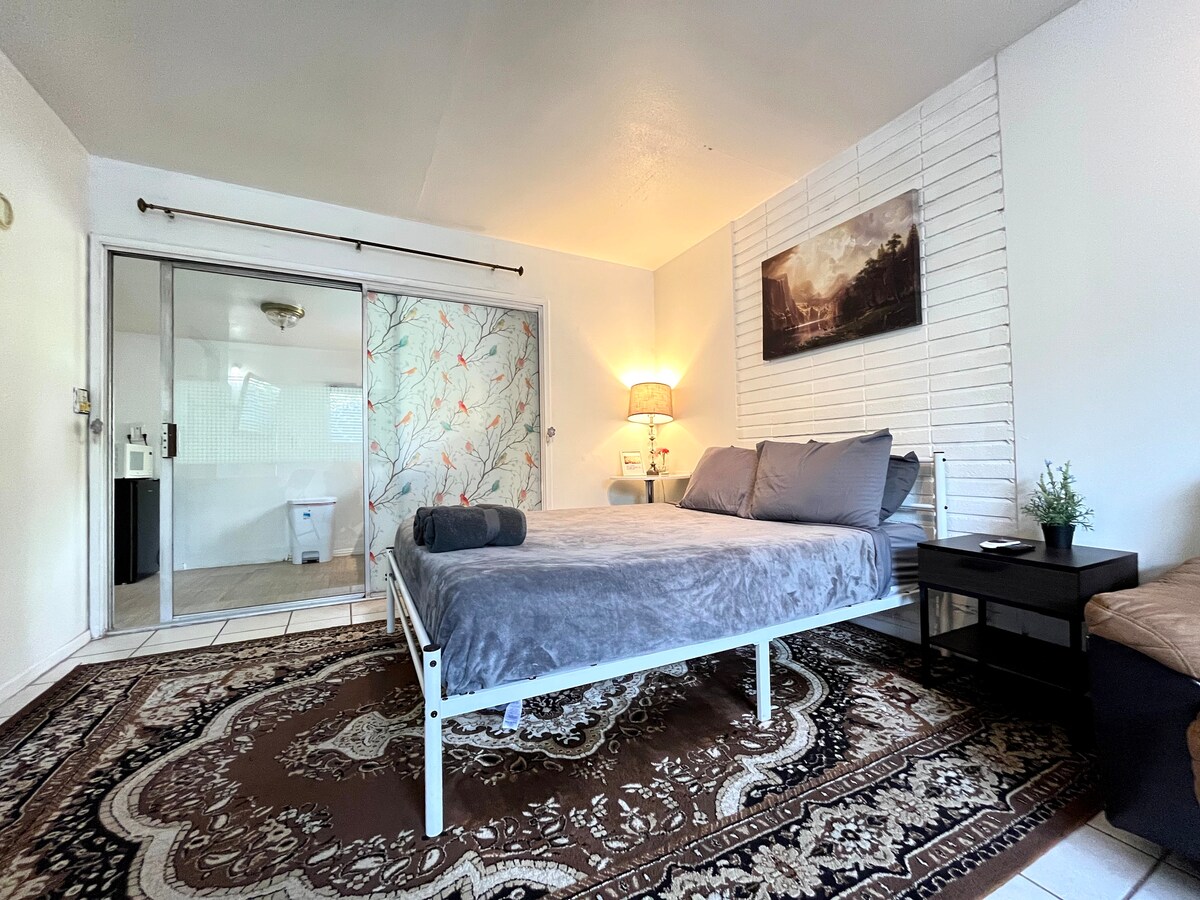 B3 Entire Nice Studio Unit Near Disneyland & DTLA Apartments for