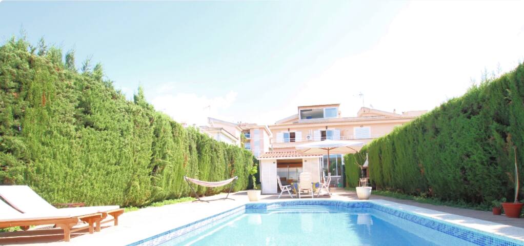 Beautiful Villa w/Pool & Hot Tub – Villa Nómada