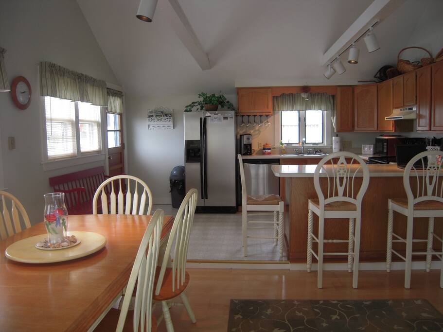 Large kitchen & dining area