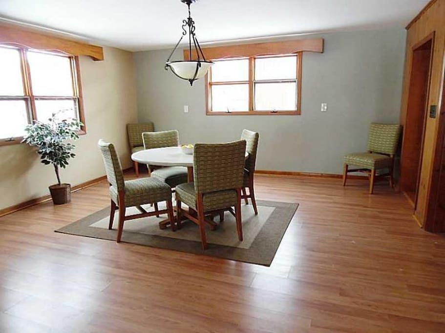 Dining room.