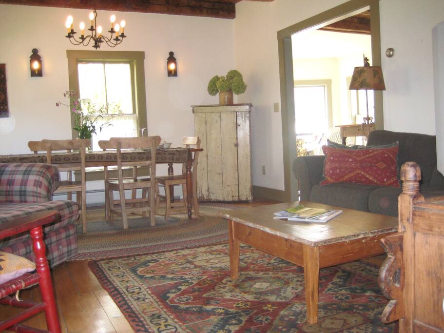 Living room/dining room