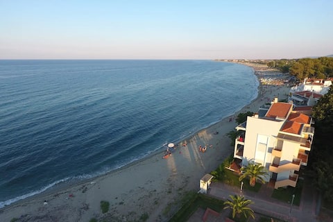 Alice's Home Away from Home - Platamon