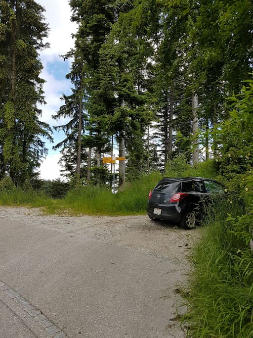 Follow that car! This is the second yellow sign to the right.