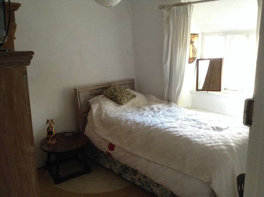 Single bedroom