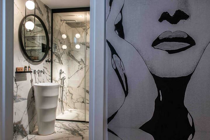 Opsis Luxury villa with swimming pool gallery image 4