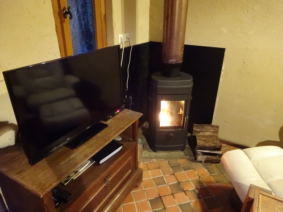 Top performing Airbnb: Accromagnon, independent cottage in the countryside, Eyzies in Les Eyzies