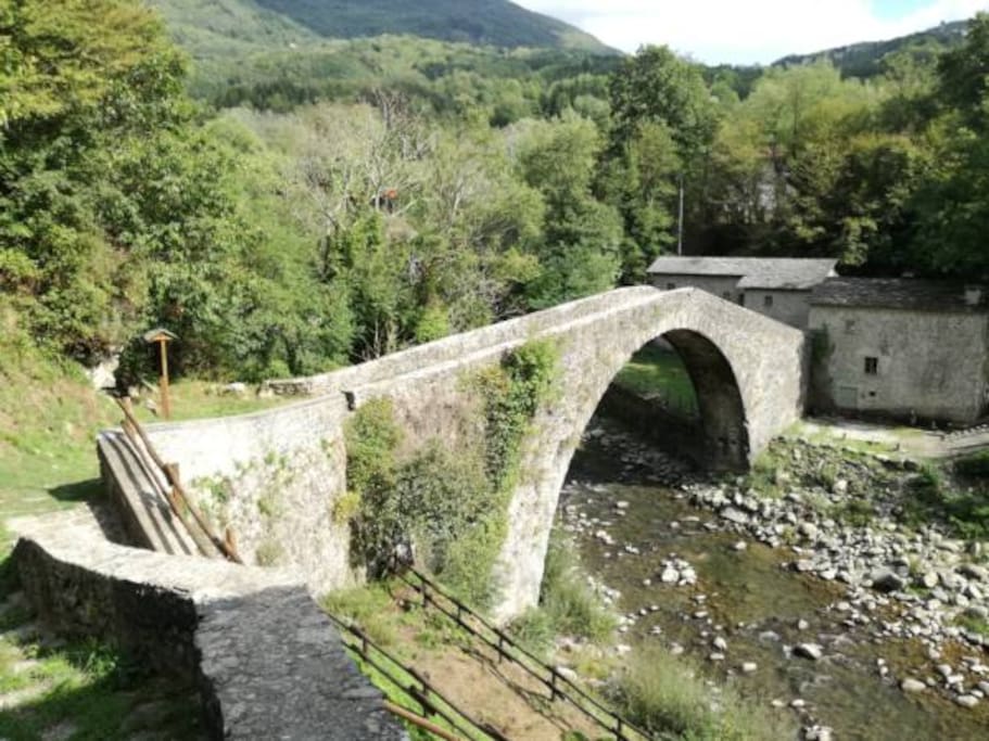 Ponte di Castruccio o delle Campanelle