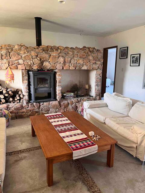 Propiedad de Airbnb exitosa: House with a view of the mountains, access to the river and peace. en Departamento San Alberto