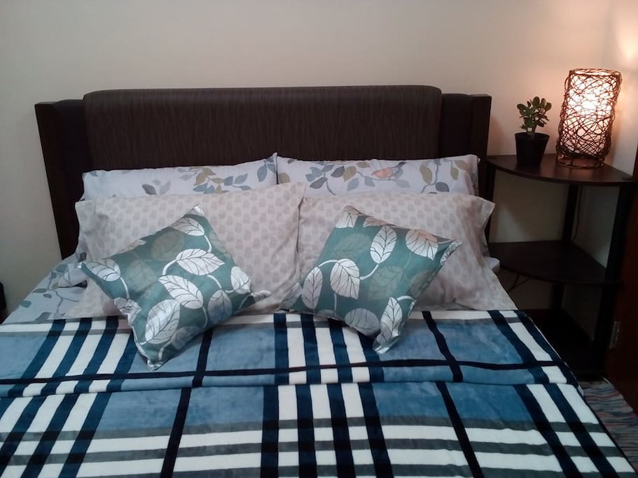 Queen size bed
