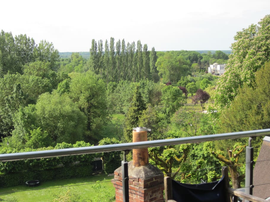 Vue de la terrasse panoramique / Panoramic terrace view