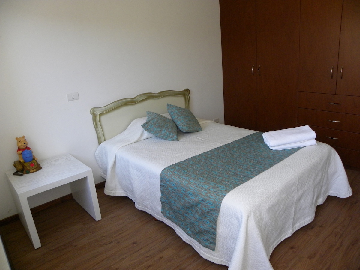 Dhomë gjumi 2

Dhomë gjumi 2