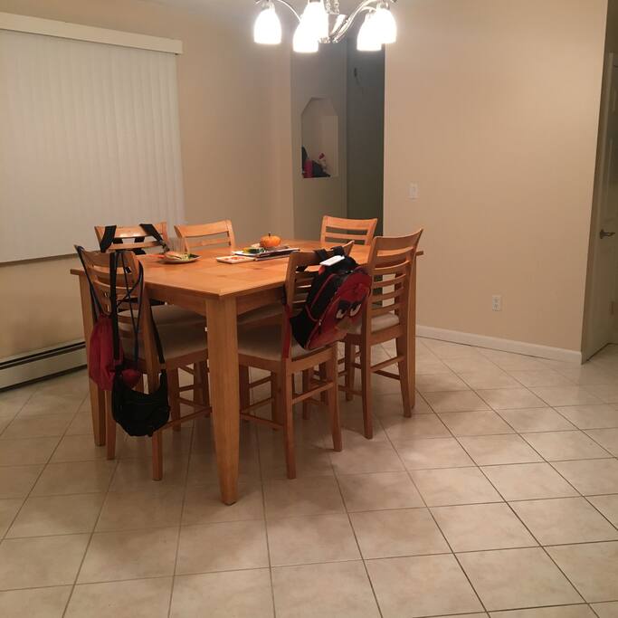 Large and cozy dinning room!
