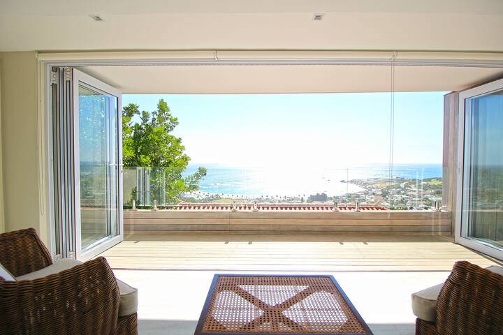 Camps Bay Apartment – Breathtaking Views + Pool gallery image 5