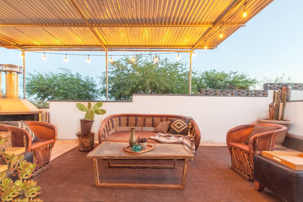 Inner Courtyard: Fireside Lounge