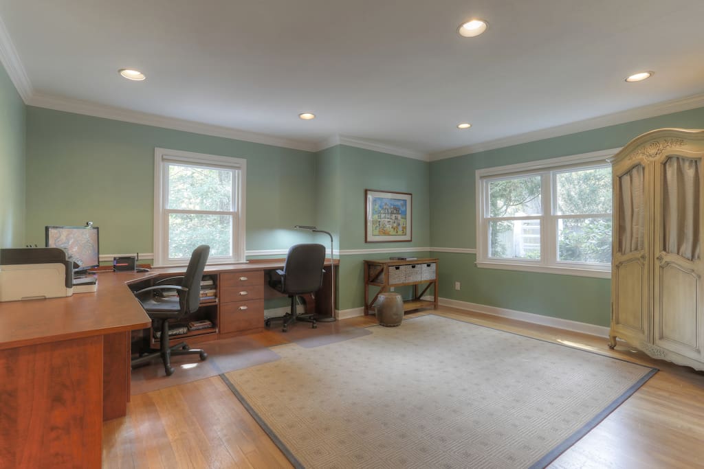 Adjacent den/computer room